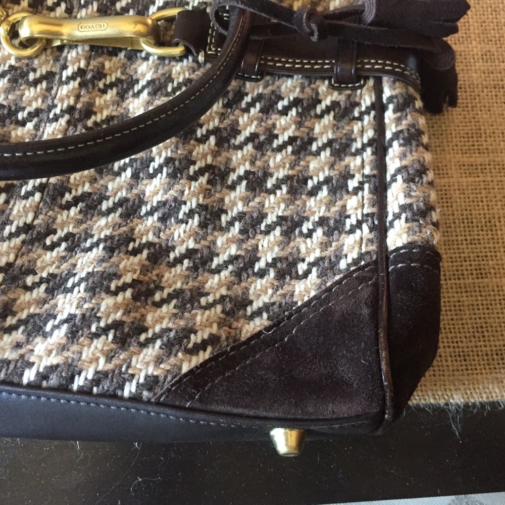 Coach Houndstooth Tweed & Suede Hamptons Handbag - Picture 7 of 8